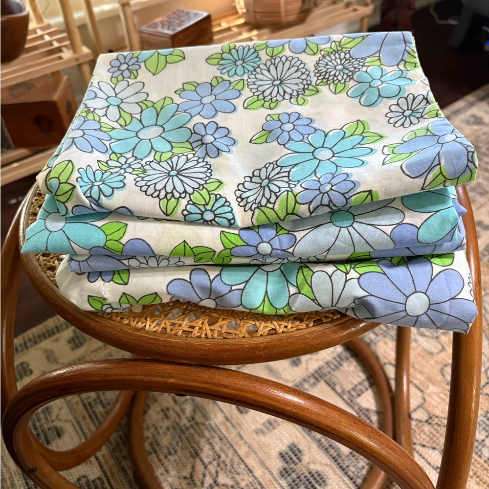 1970’s floral twin size sheet set. JP Steven’s Utica